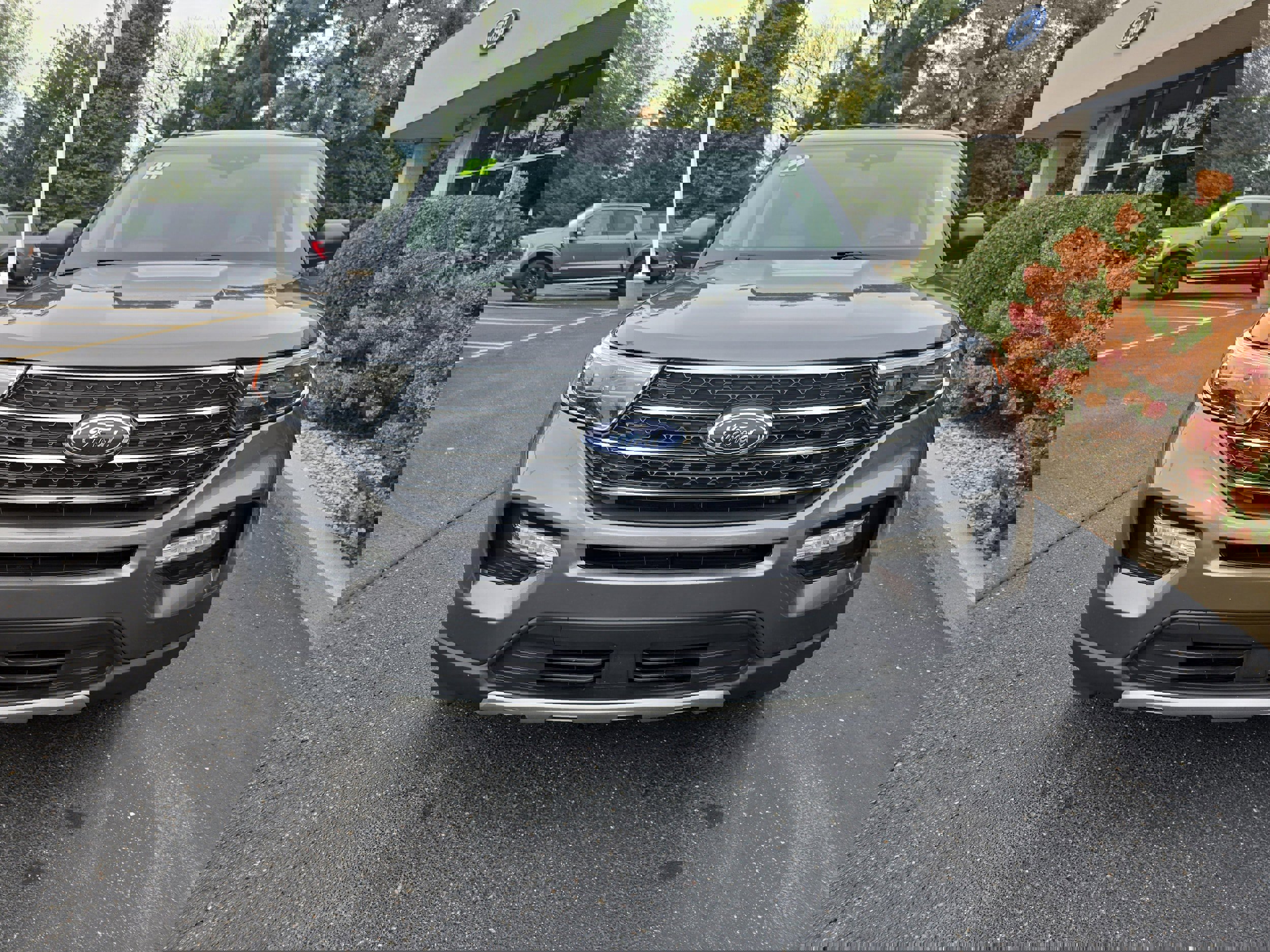 Used 2022 Ford Explorer XLT image 5
