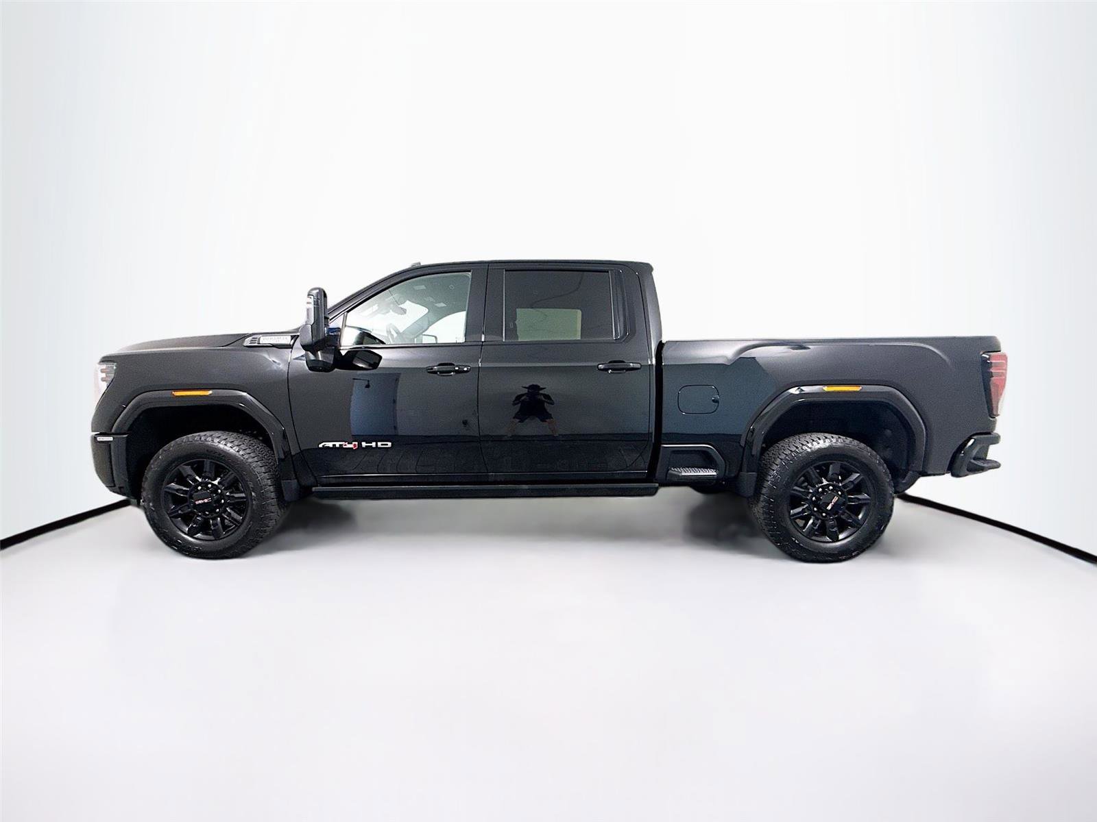 Used 2025 GMC Sierra 2500 AT4 w/ AT4 Premium Plus Package AWD/4WD image 30