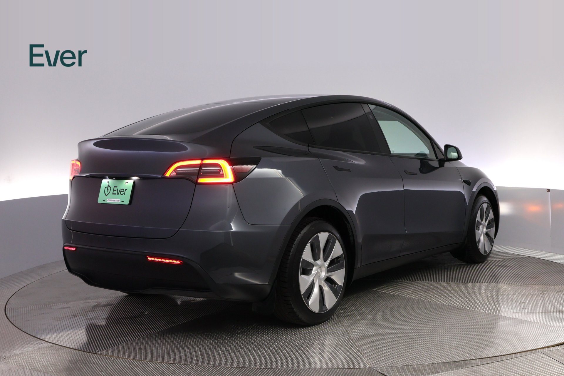 Used 2023 Tesla Model Y Long Range AWD/4WD image 3
