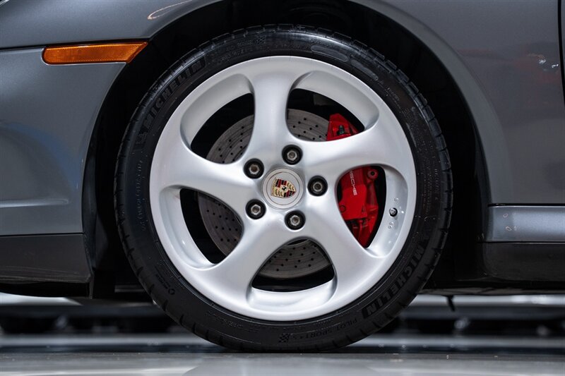 Used 2004 Porsche 911 Carrera 4S AWD/4WD image 12