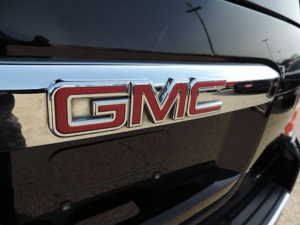 Used 2018 GMC Yukon Denali w/ Open Road Package AWD/4WD image 13