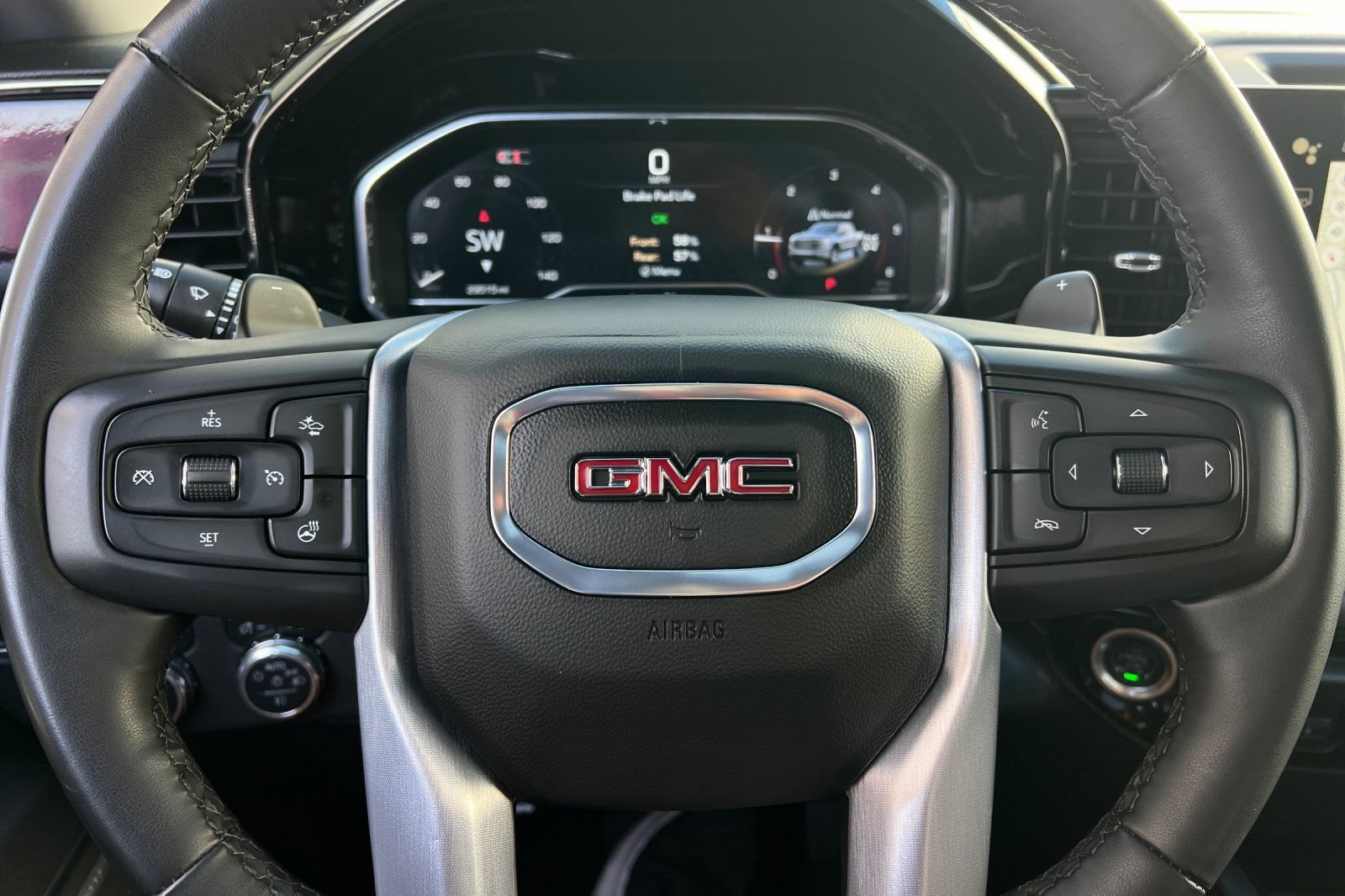 Used 2025 GMC Sierra 1500 SLT w/ SLT Premium Plus Package AWD/4WD image 32