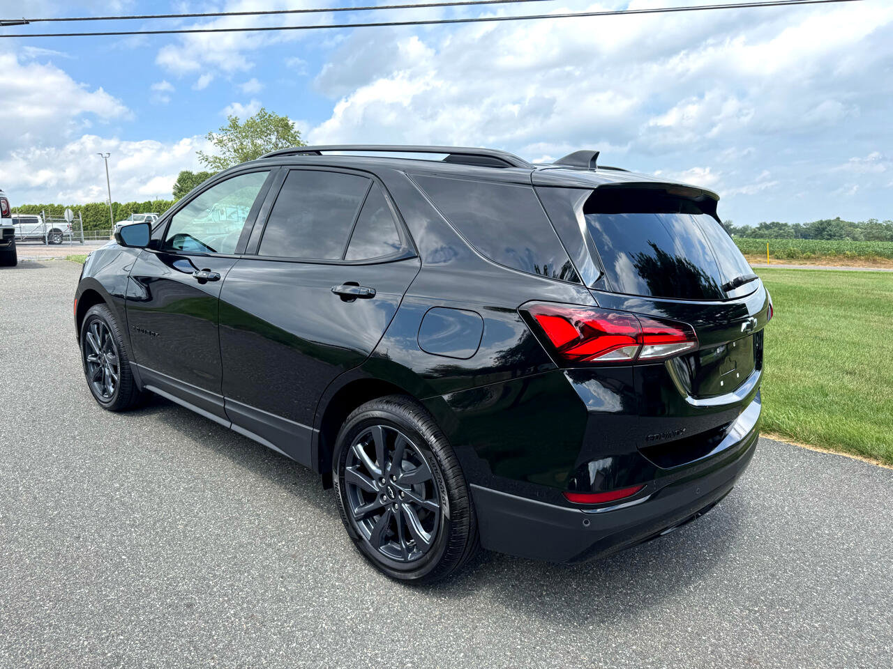 Used 2024 Chevrolet Equinox RS w/ LPO, Floor Liner Package image 4