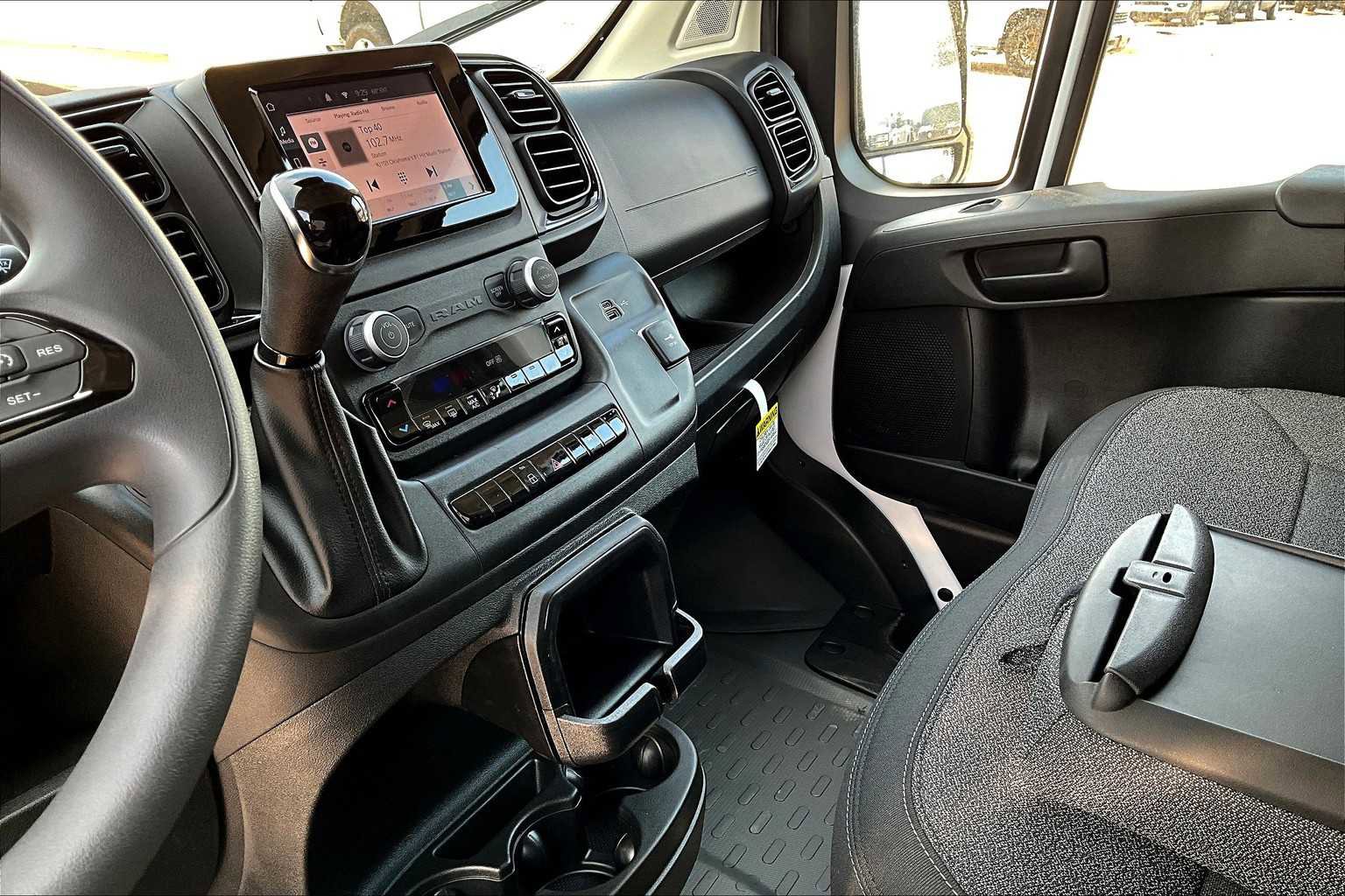 New 2026 RAM ProMaster 2500 w/ Convenience Group FWD image 8