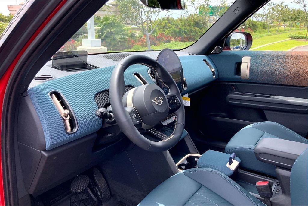 Certified 2025 MINI Cooper Countryman S w/ Comfort Package Max image 15