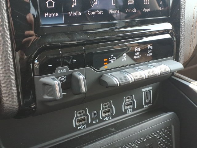 Used 2026 RAM 1500 Limited AWD/4WD image 12