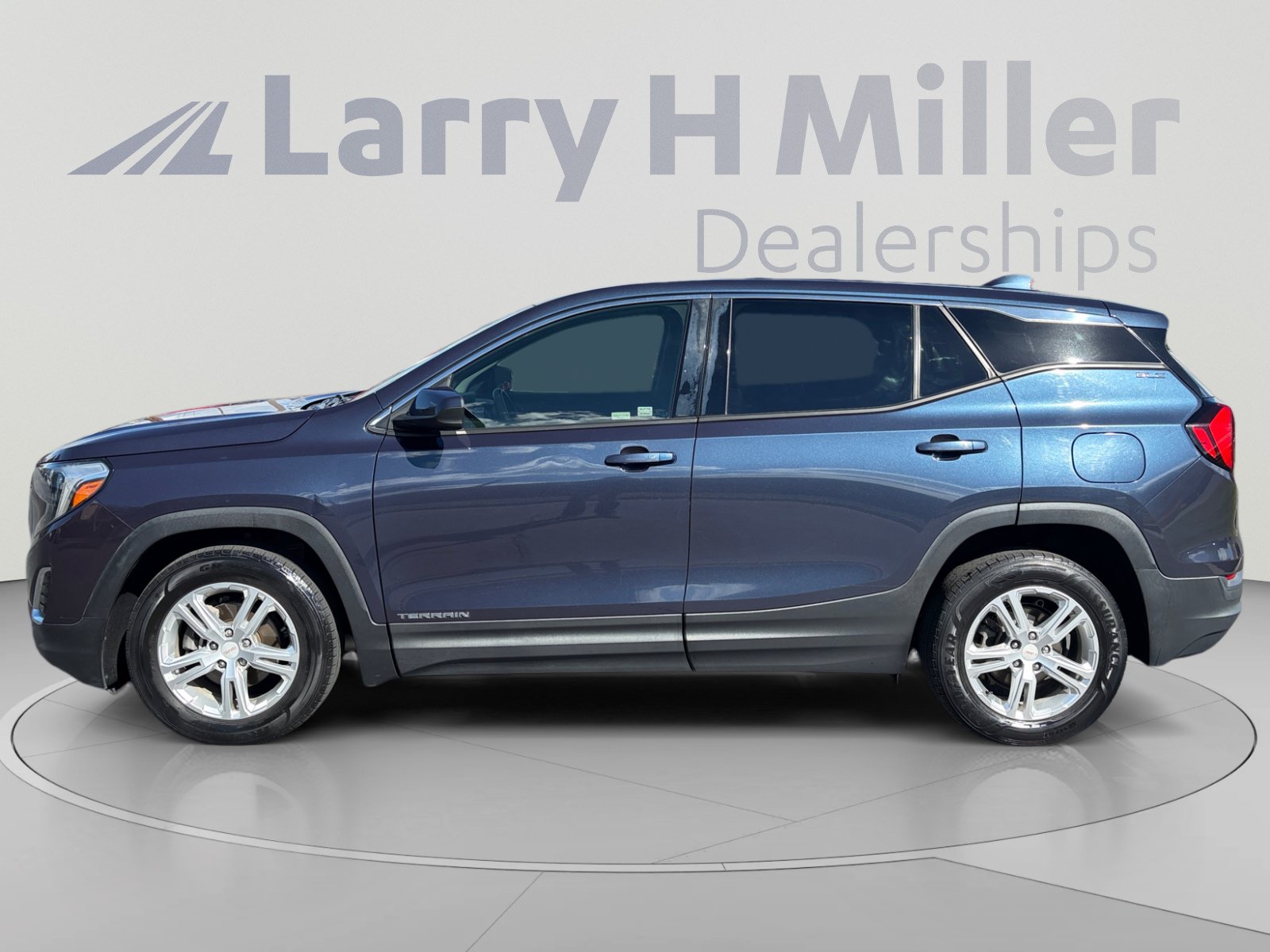 Used 2018 GMC Terrain SLE FWD image 2