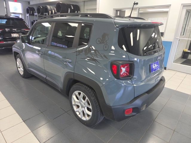 Used 2018 Jeep Renegade Latitude w/ Popular Equipment Group image 3
