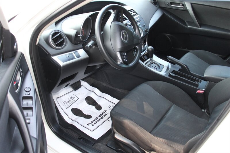 Used 2010 MAZDA MAZDA3 i Touring FWD image 5