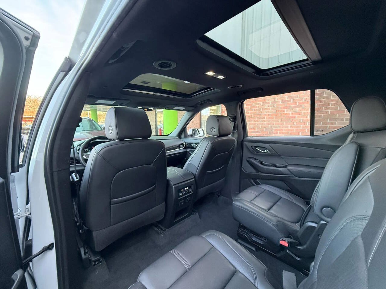Used 2023 Chevrolet Traverse RS AWD/4WD image 25