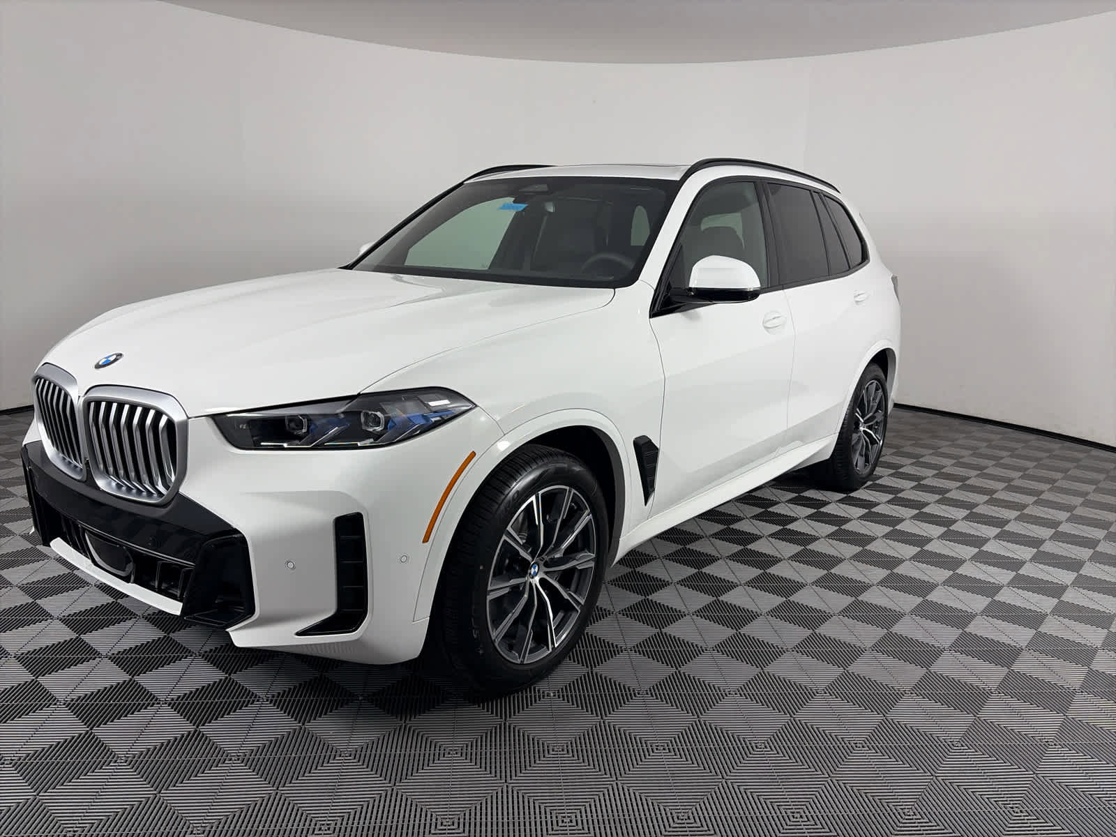 New 2026 BMW X5 sDrive40i w/ M Sport Package image 13