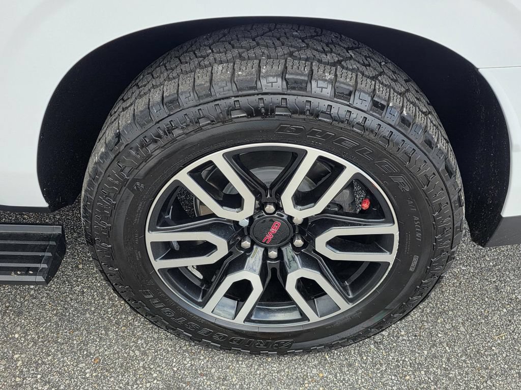 Used 2021 GMC Yukon XL AT4 w/ AT4 Premium Plus Package AWD/4WD image 37