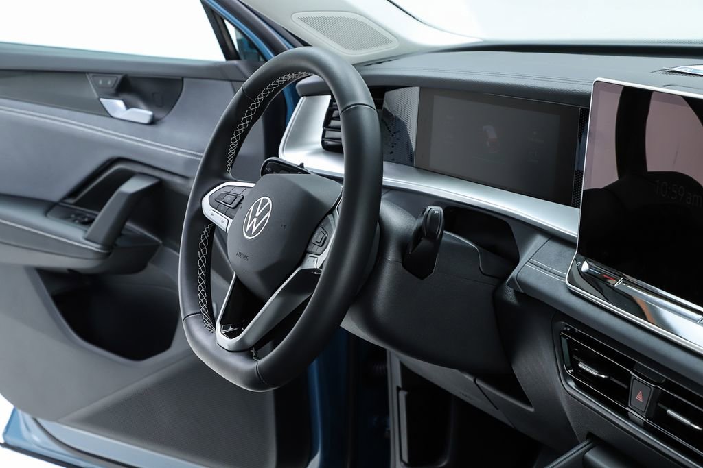 New 2026 Volkswagen Tiguan SE image 35