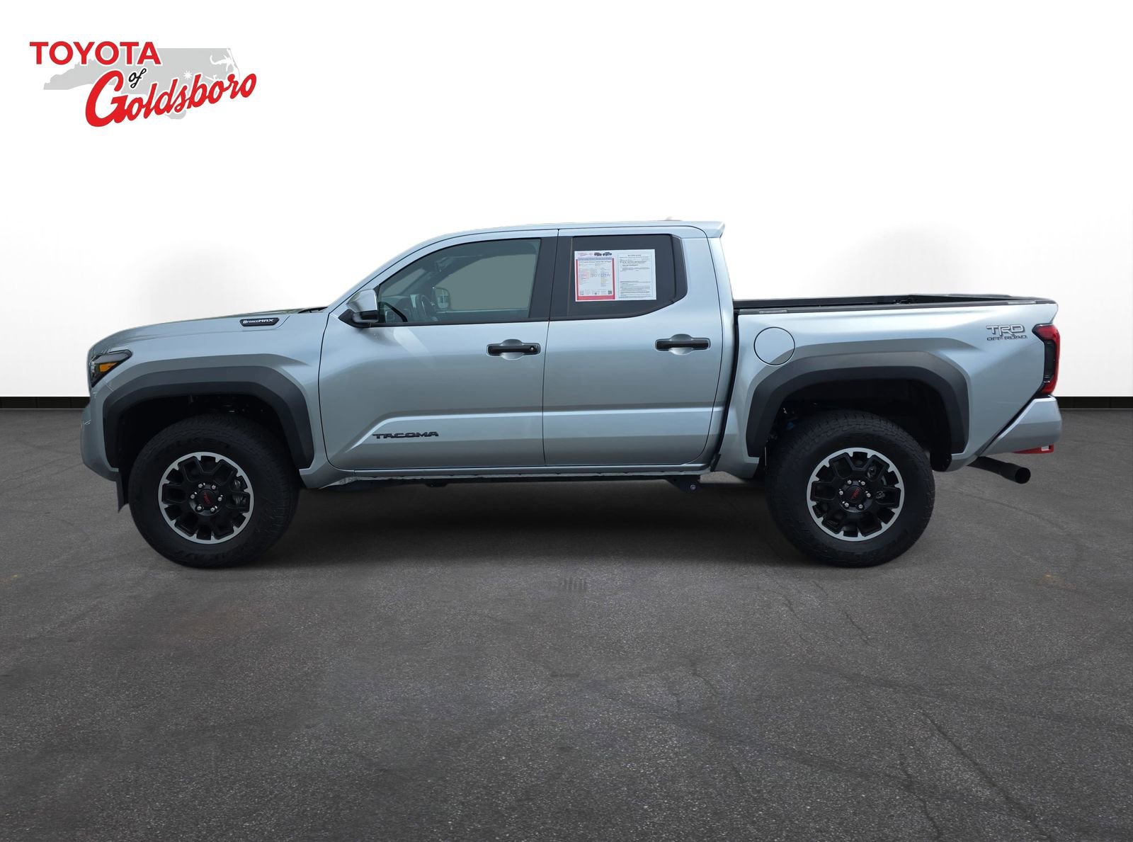 Used 2024 Toyota Tacoma TRD Off-Road AWD/4WD image 8