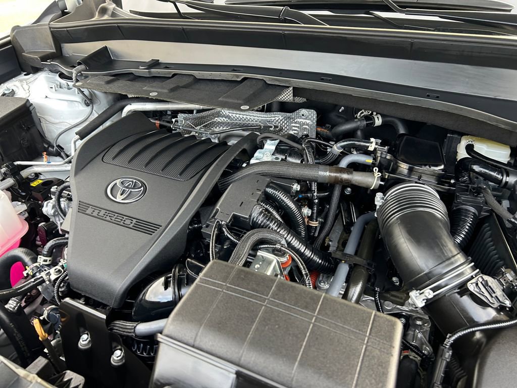 Used 2024 Toyota Grand Highlander AWD Hybrid image 31