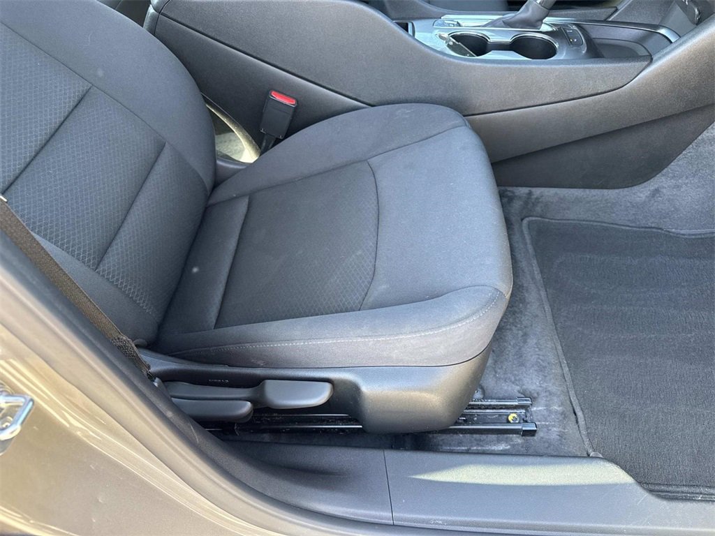 Used 2025 Chevrolet Malibu LT image 28