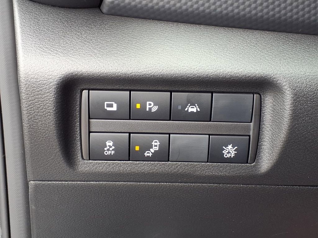 Certified 2025 Nissan Kicks Play S image 17