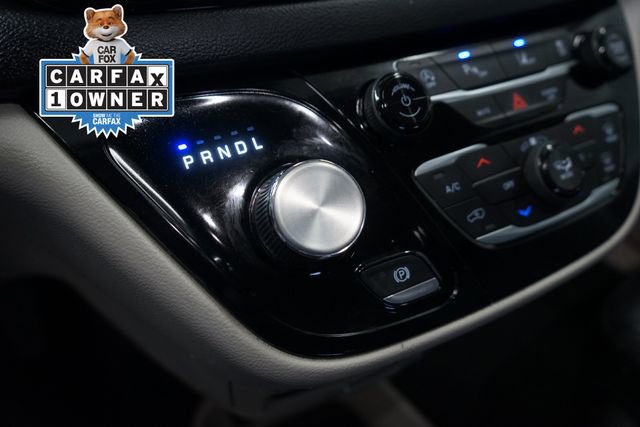 Used 2022 Chrysler Pacifica Touring-L image 16