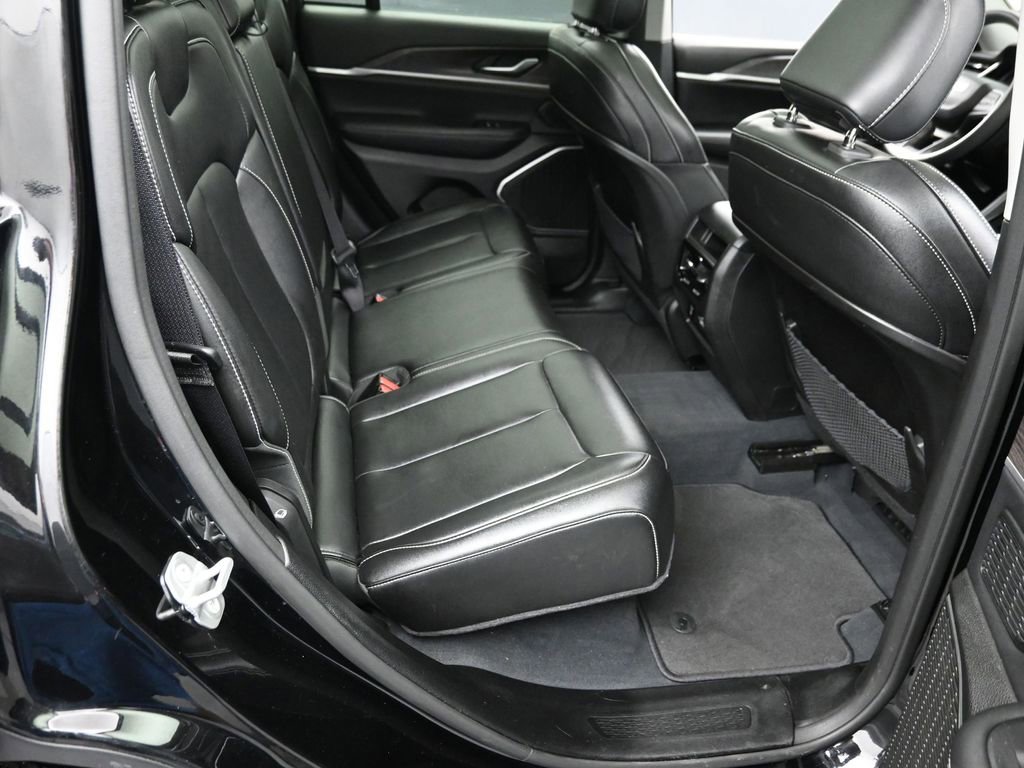 Used 2023 Jeep Grand Cherokee 4WD 4xe image 8