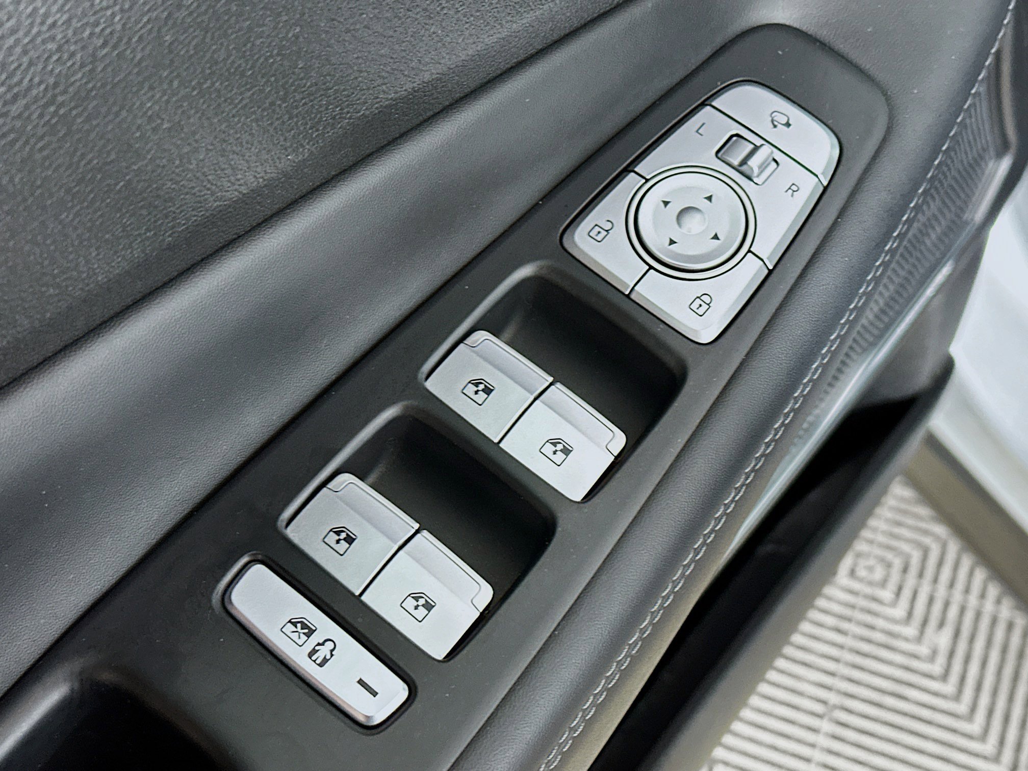 Certified 2023 Hyundai Santa Fe Calligraphy image 17