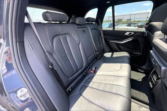 Used 2021 BMW X5 xDrive40i w/ M Sport Package AWD/4WD image 29