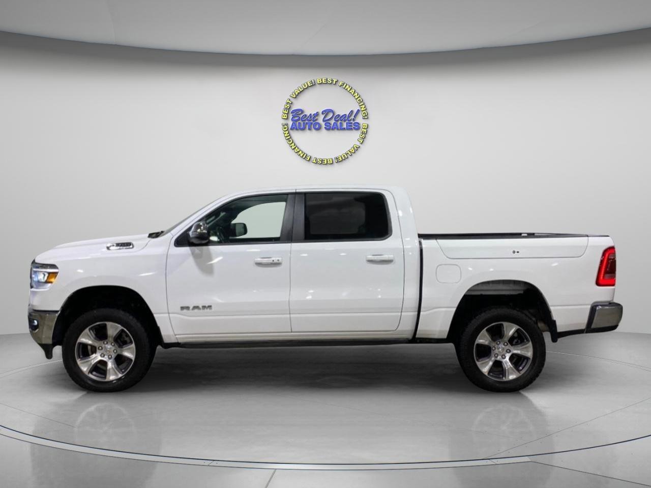 Used 2023 RAM 1500 Laramie AWD/4WD image 2