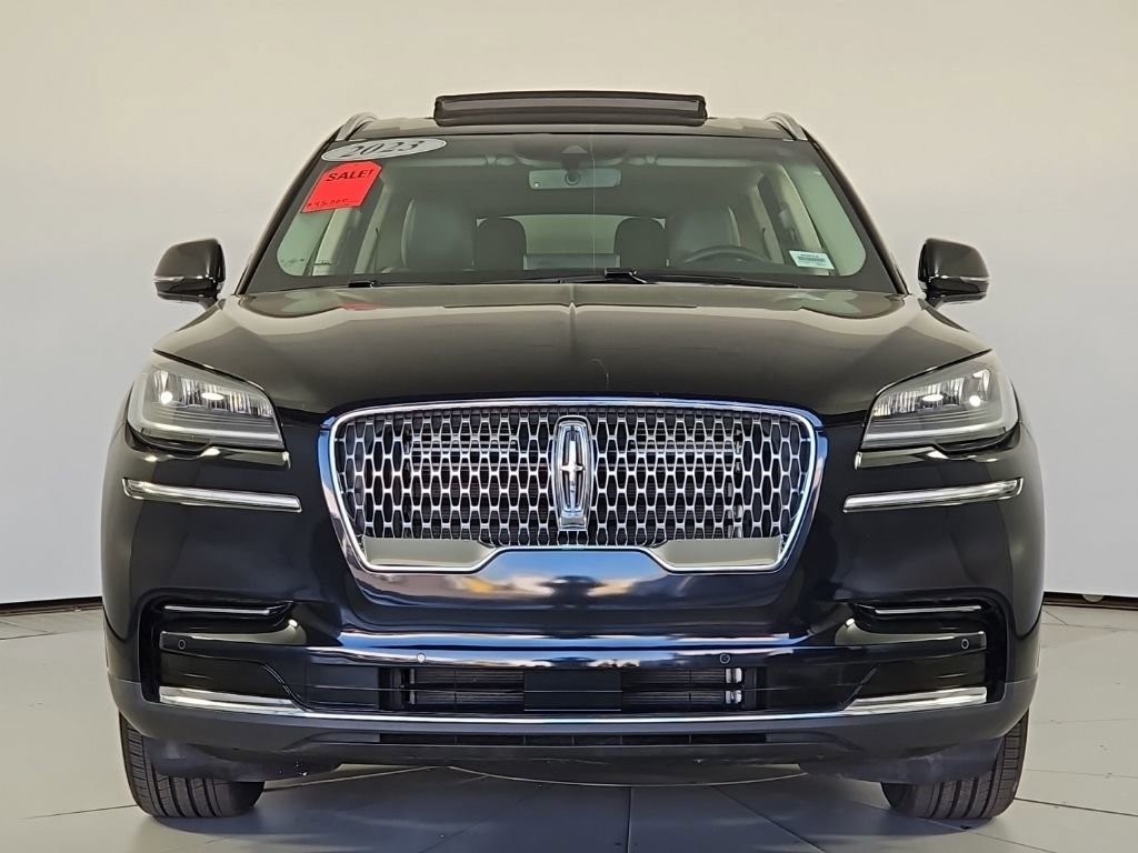 Used 2023 Lincoln Aviator AWD w/ Premium Package image 3