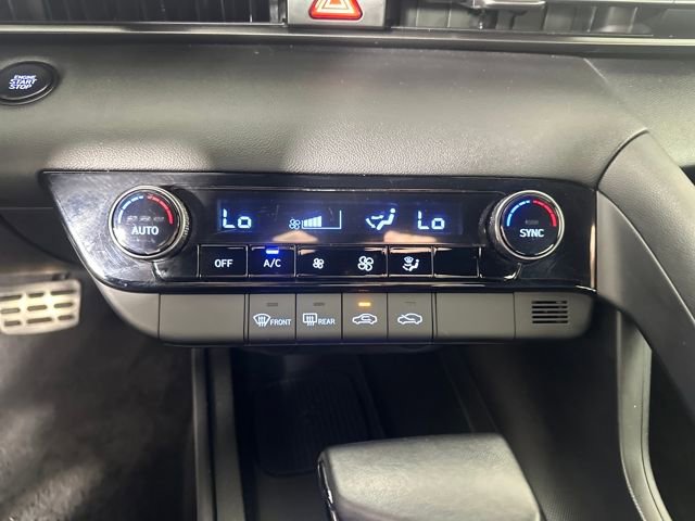 Certified 2025 Hyundai Elantra Sport image 23