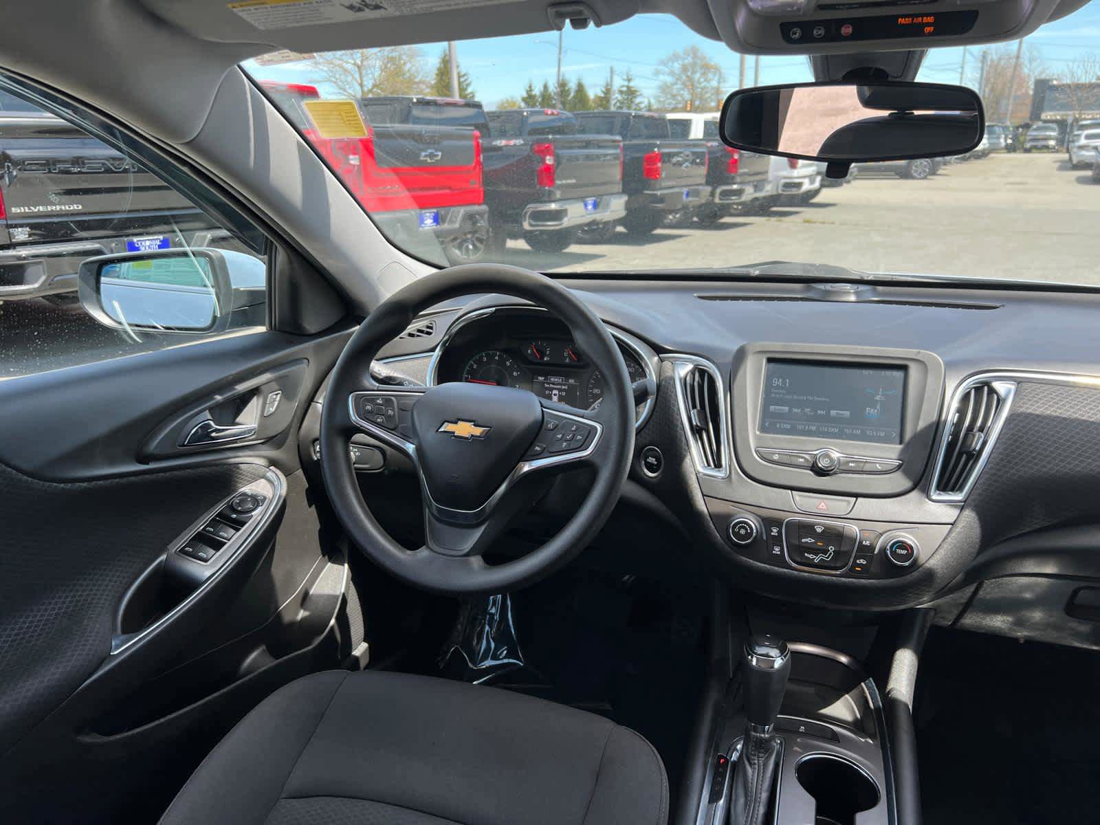 Certified 2017 Chevrolet Malibu LT FWD image 35