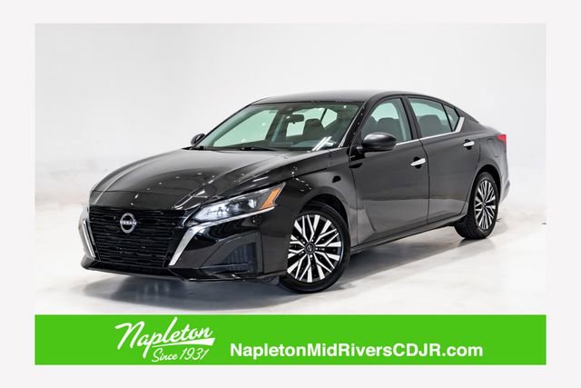 Used 2024 Nissan Altima 2.5 SV image 1