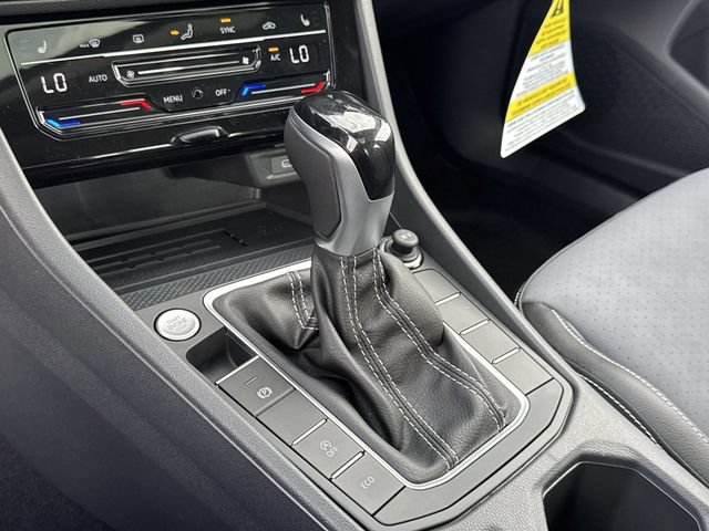 Used 2026 Volkswagen Jetta SE FWD image 13