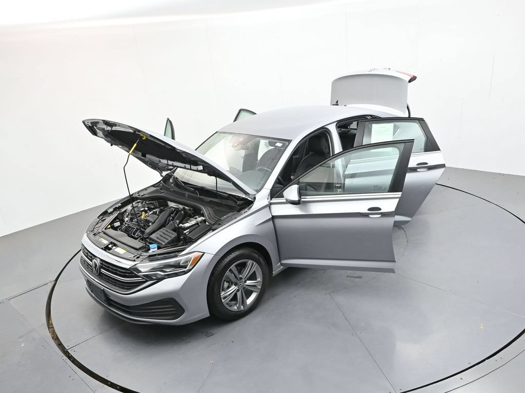 Used 2024 Volkswagen Jetta SE FWD image 42
