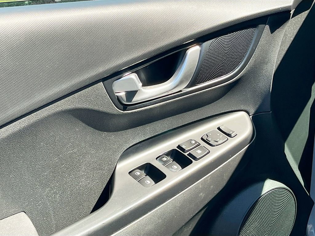 Used 2022 Hyundai Kona SEL w/ Convenience Package AWD/4WD image 16