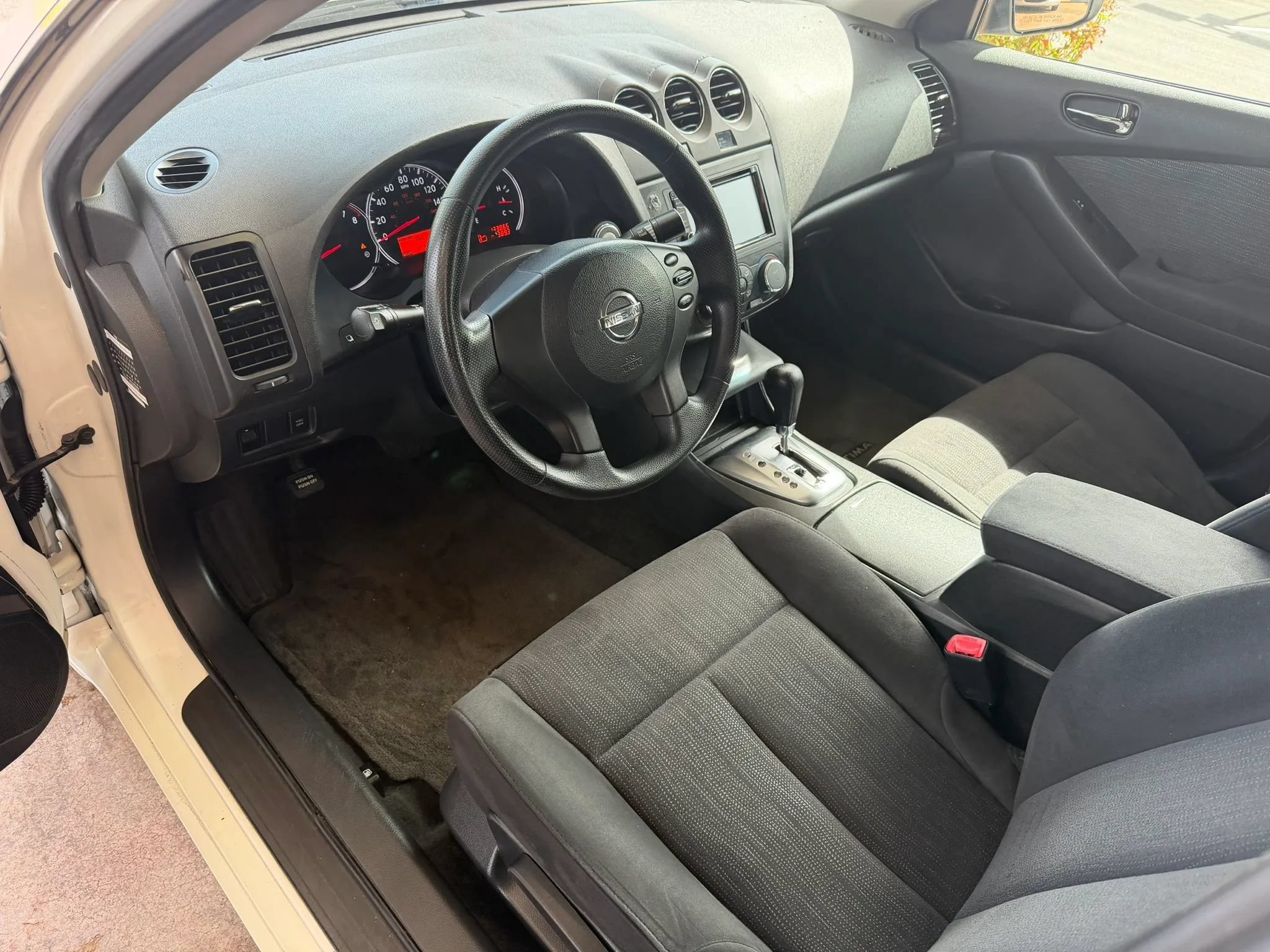 Used 2010 Nissan Altima 2.5 S FWD image 7