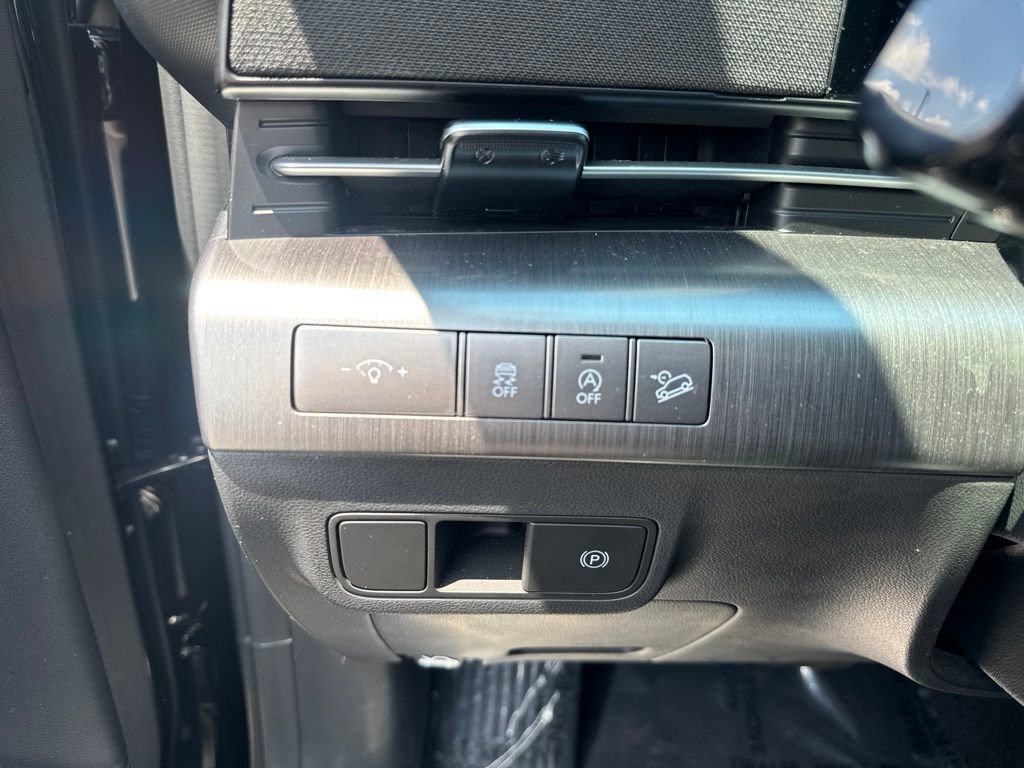 Certified 2025 Hyundai Kona SE AWD/4WD image 22