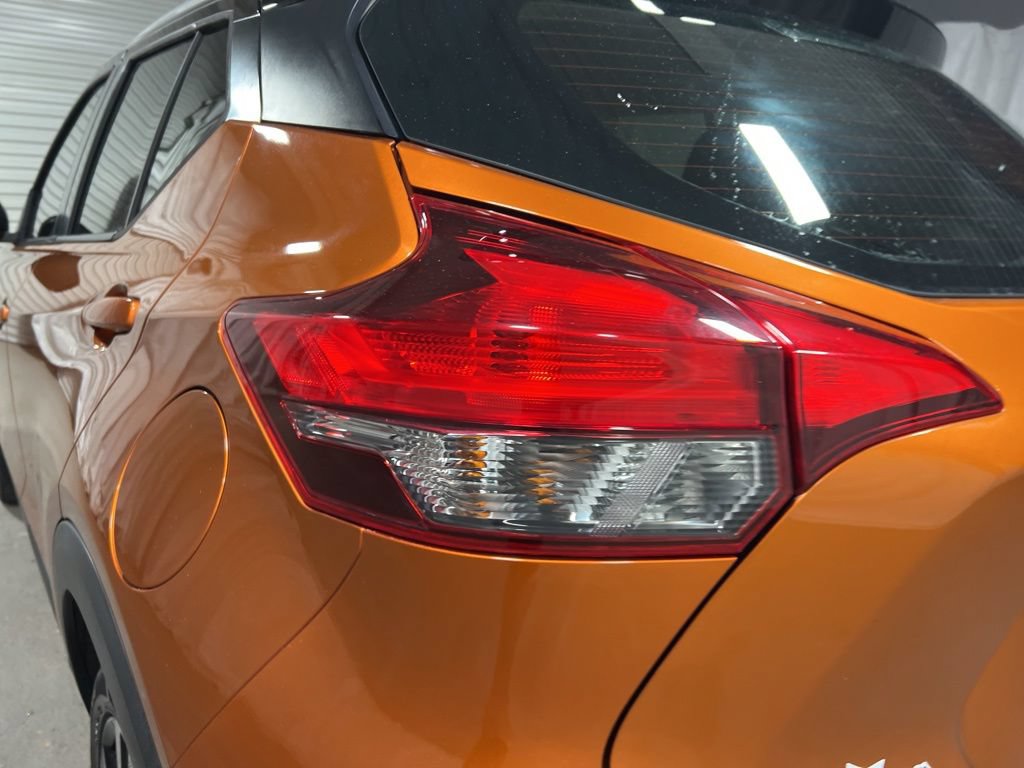 Used 2020 Nissan Kicks SV FWD image 30