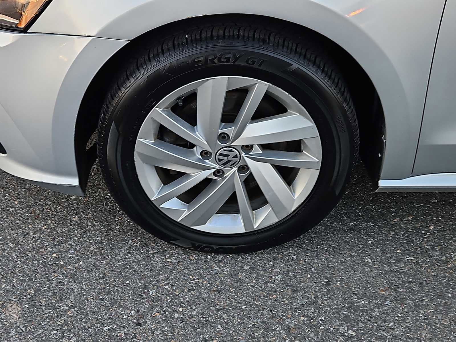 Used 2018 Volkswagen Passat 2.0T SE image 7