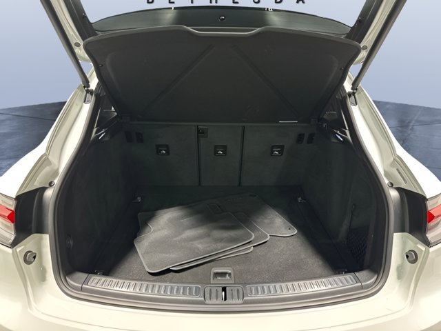 Used 2024 Porsche Macan AWD/4WD image 10
