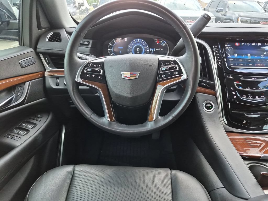 Used 2020 Cadillac Escalade Premium Luxury RWD image 34