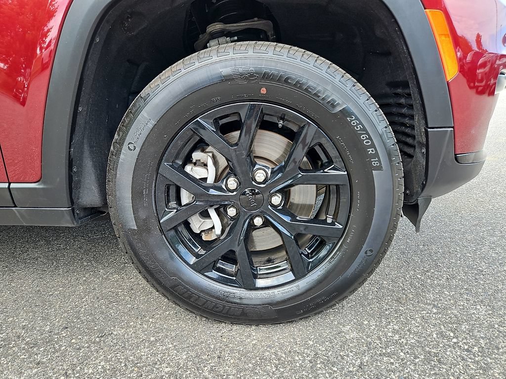 Certified 2025 Jeep Grand Cherokee L Altitude AWD/4WD image 9