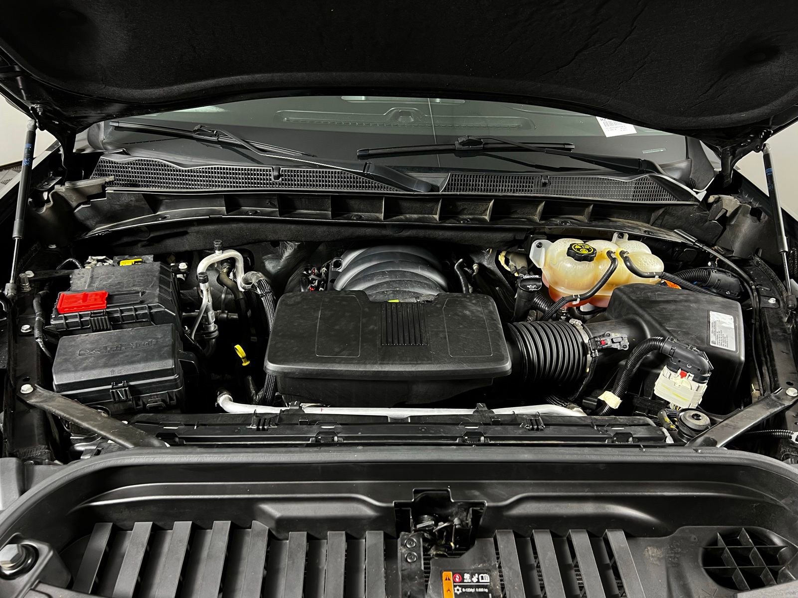 Used 2021 GMC Sierra 1500 Elevation w/ LPO, Elevation Black Package image 8