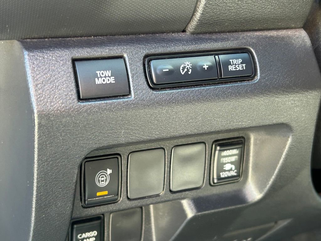 Used 2023 Nissan Frontier SV w/ SV Convenience Package image 23