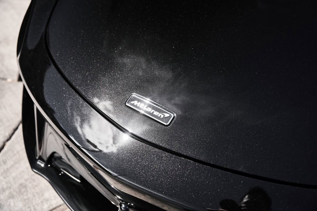 Used 2024 McLaren Artura RWD image 8