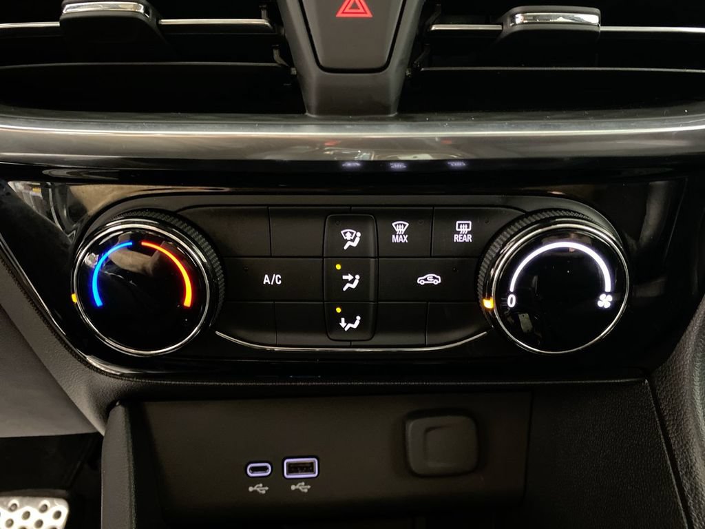 Certified 2024 Buick Encore GX Sport Touring w/ Experience Buick Package FWD image 18