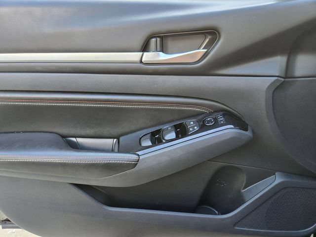 Used 2023 Nissan Altima 2.5 SR w/ SR Premium Package FWD image 37