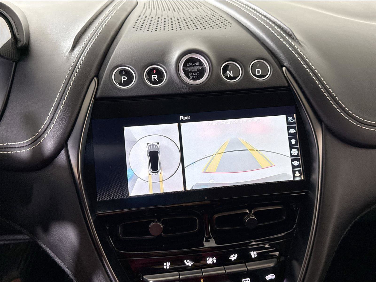 Used 2021 Aston Martin DBX image 20