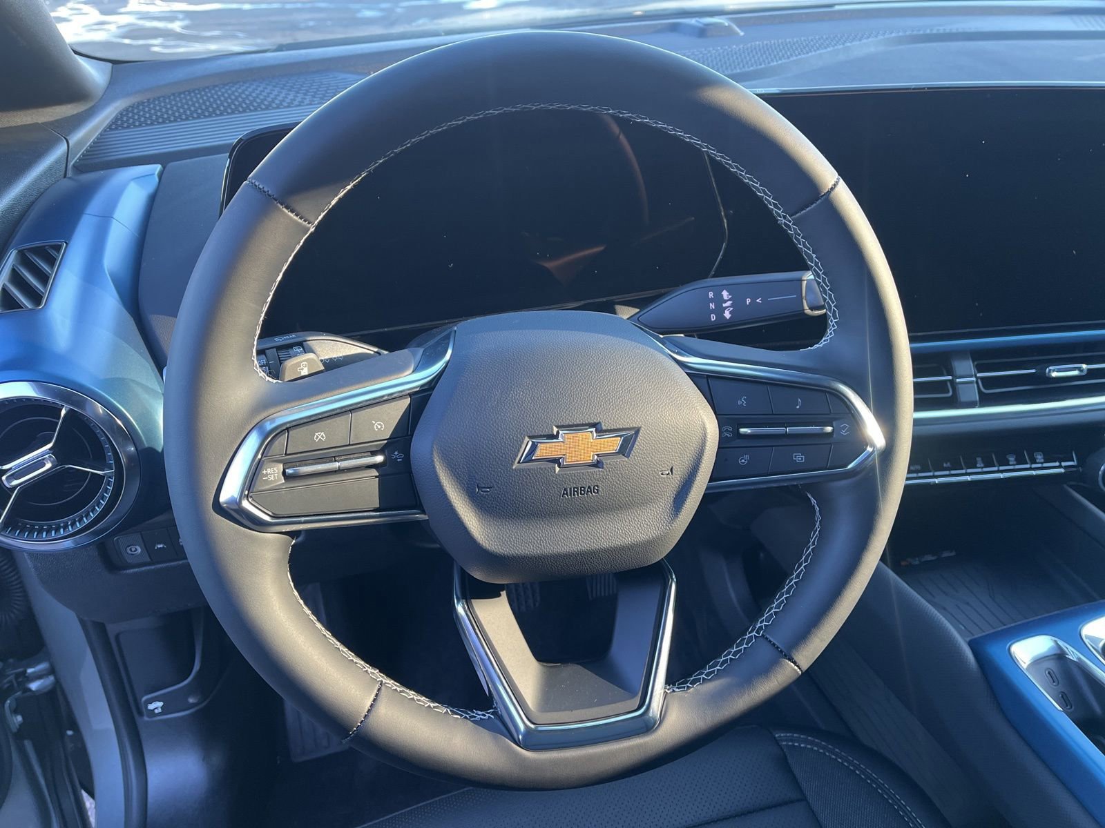 New 2026 Chevrolet Equinox EV LT image 31