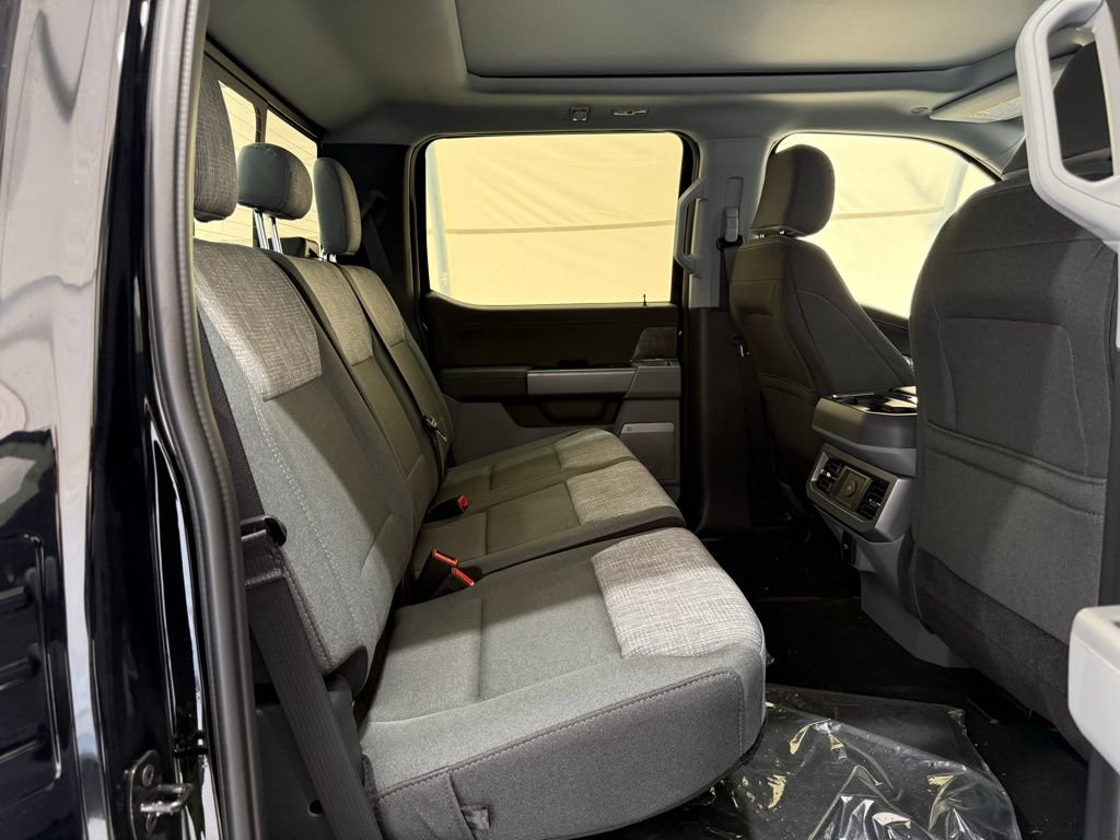 New 2026 Ford F250 XLT w/ XLT Premium Package AWD/4WD image 24