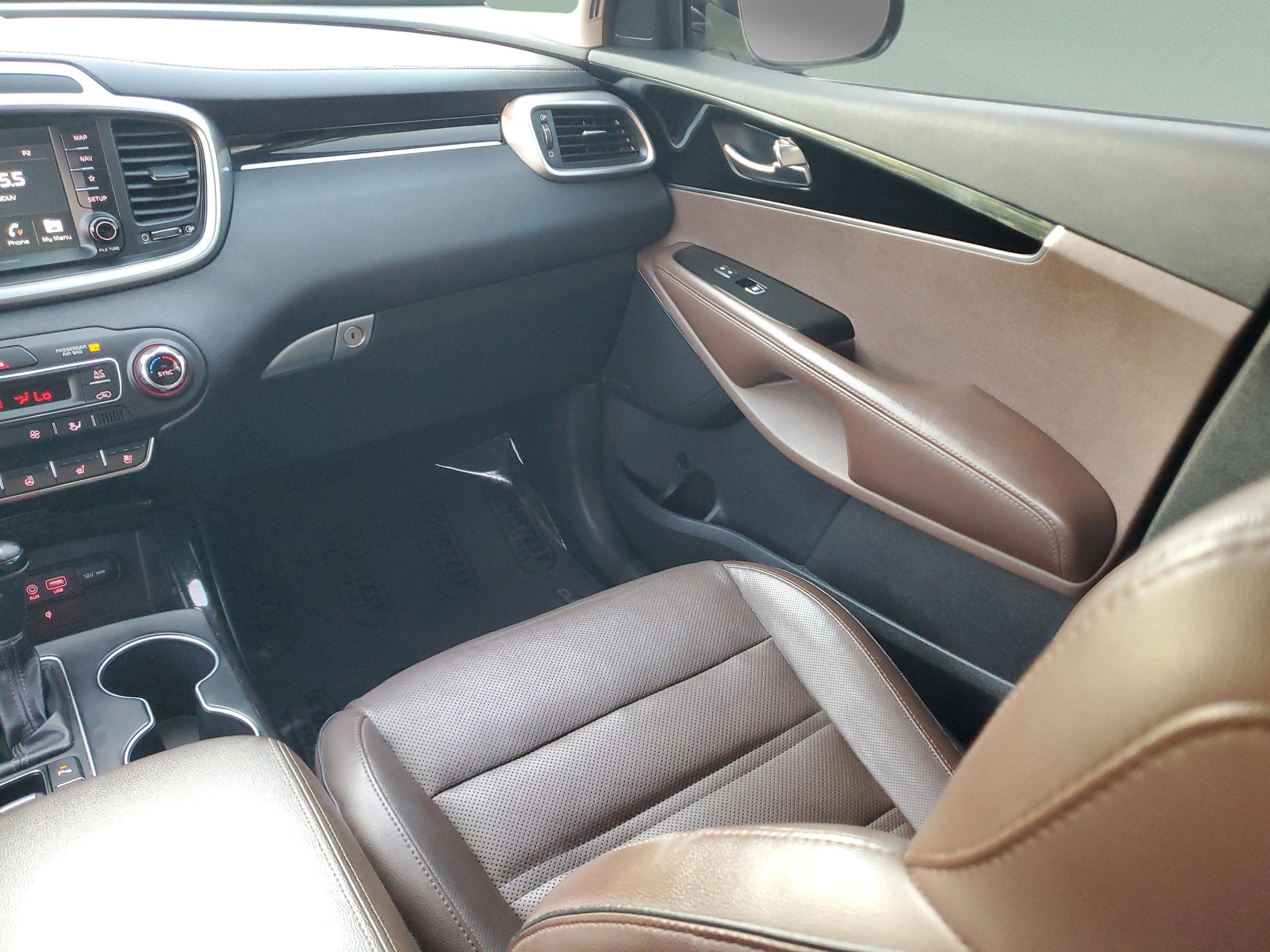 Certified 2019 Kia Sorento SX w/ SX Touring Package FWD image 12