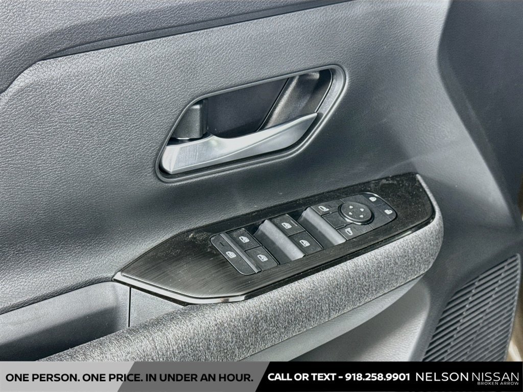 New 2027 Nissan Kicks SV w/ Cold Weather Package FWD image 17